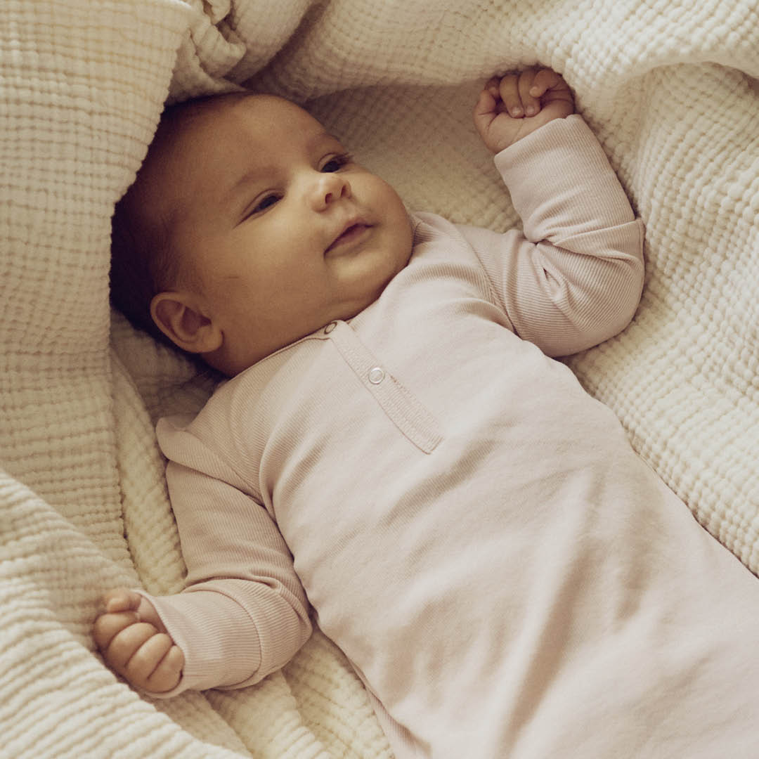 müsli Babyschlafanzug mit Knotenverschluss Bodystockings Nightingale 014380306