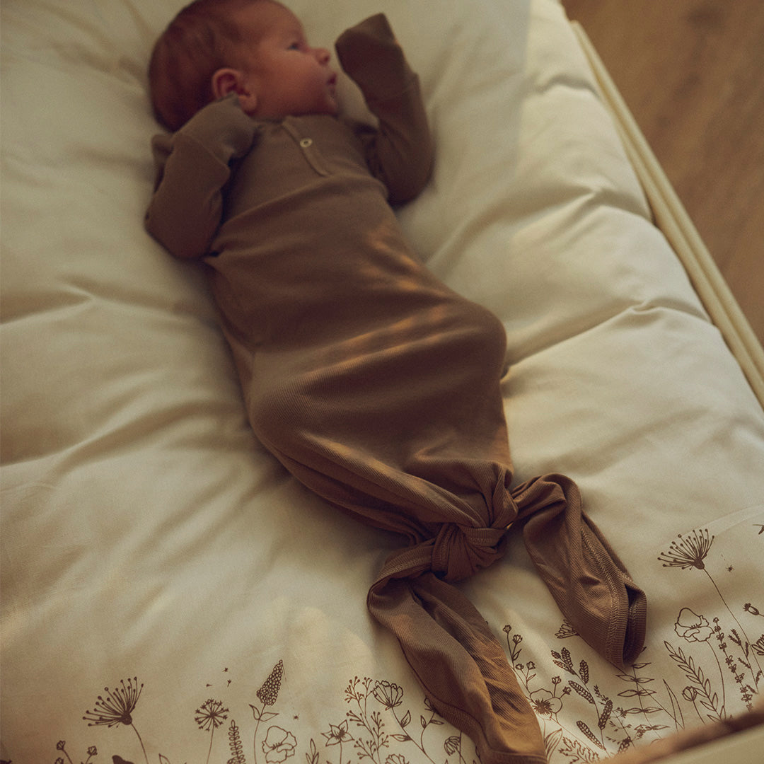 müsli Babyschlafanzug mit Knotenverschluss Bodystockings Walnut 017080802
