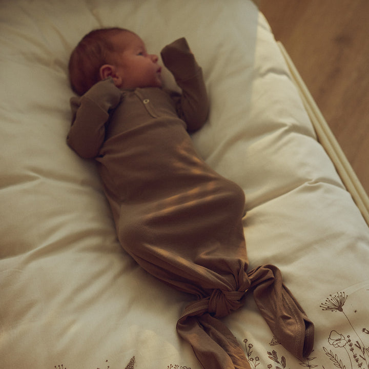 müsli Babyschlafanzug mit Knotenverschluss Bodystockings Walnut 017080802